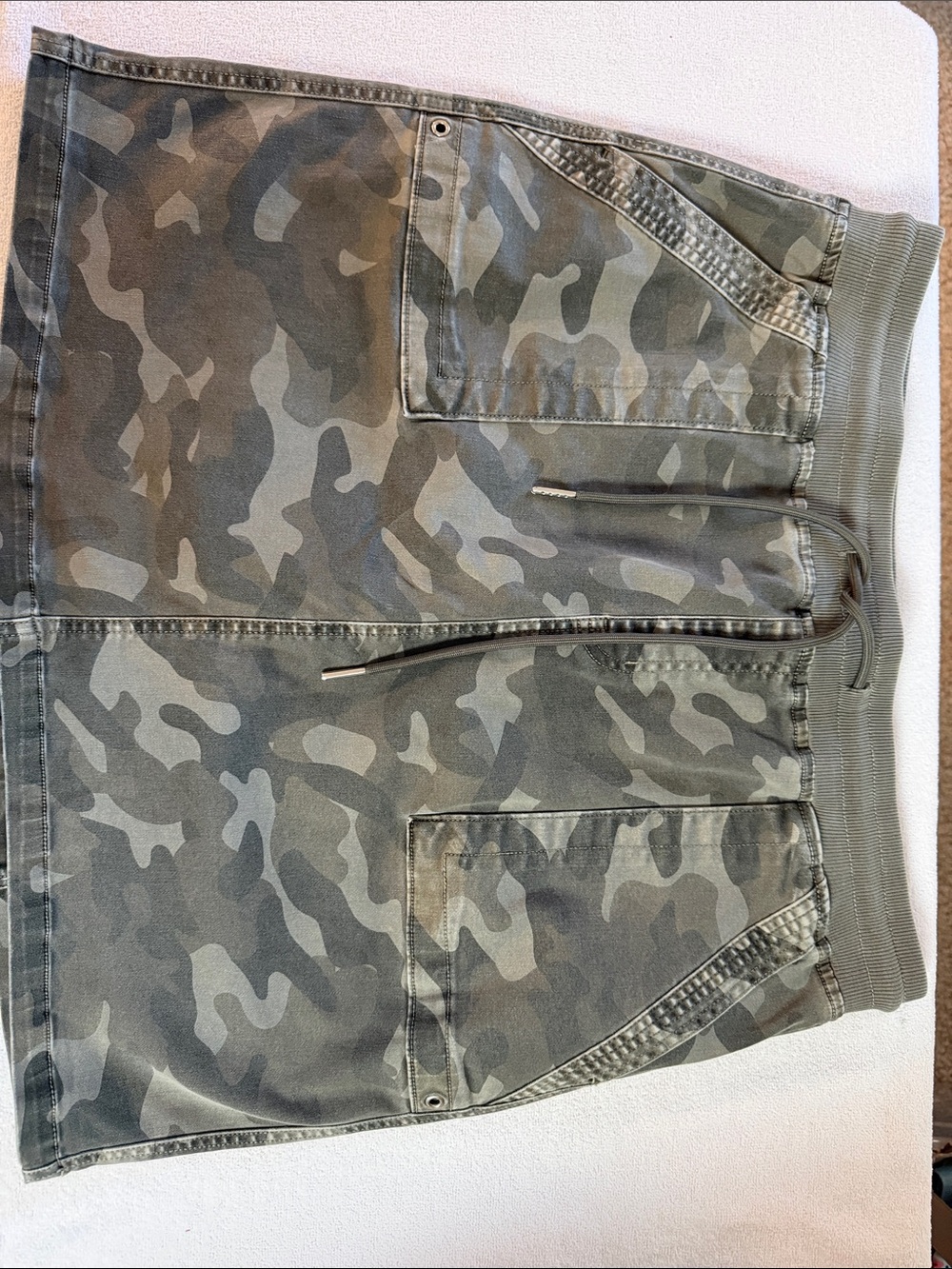 Women’s Maurice camo skort